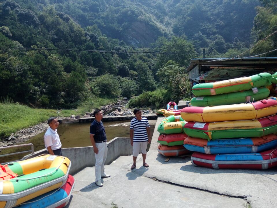 县旅游委对罗河谷漂流景区开展安全检查