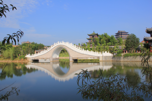禅源太湖五千年文博园景区安保员工勇救落水市民