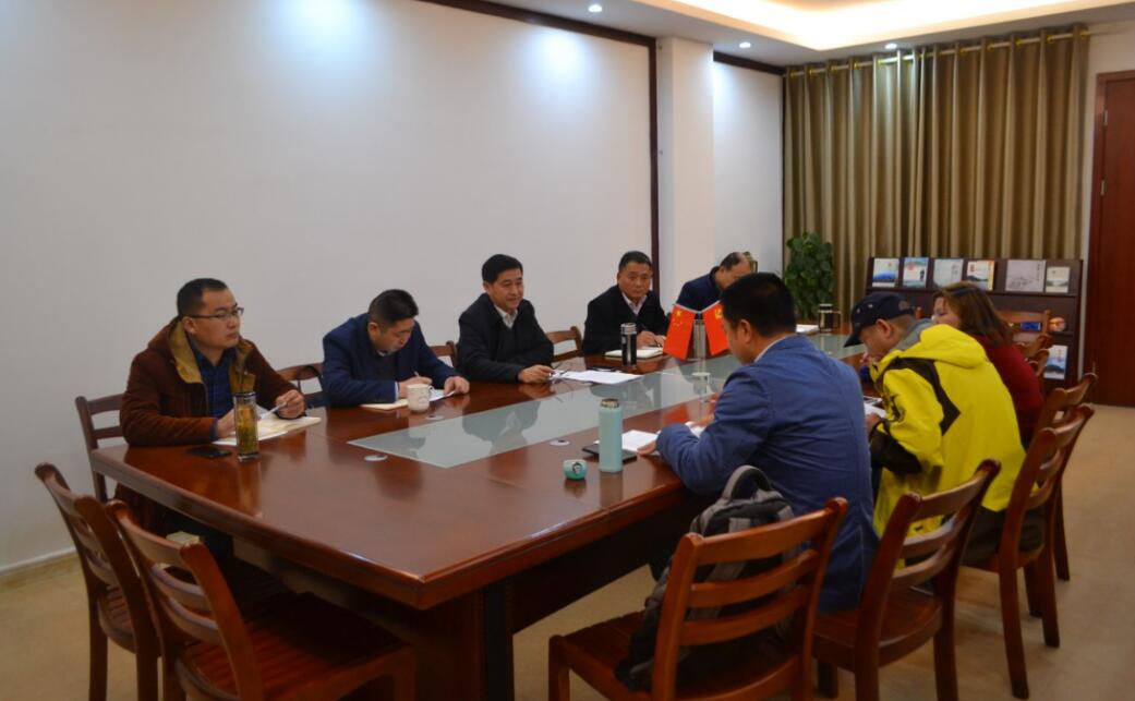 甘长川主持召开汤湾温泉旅游开发项目洽谈会