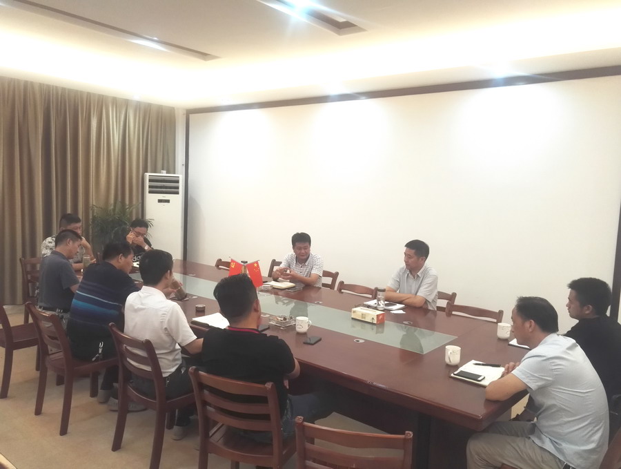 阮波主持召开发展民宿工作座谈会