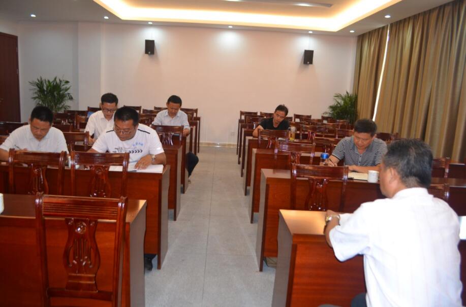 花亭湖风景区行政执法大队支部召开全体党员大会