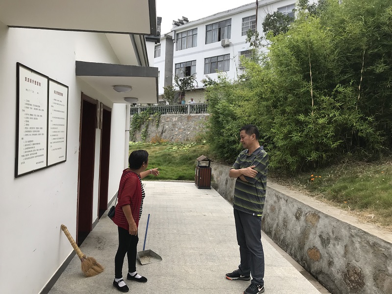 县花管处督查景区环境卫生和服务质量