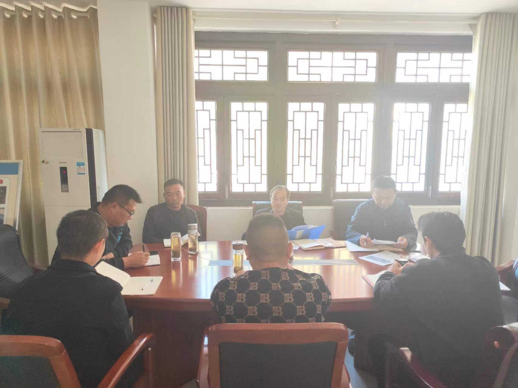 中共花管处执法大队支部组织集中学习党的二十大精神